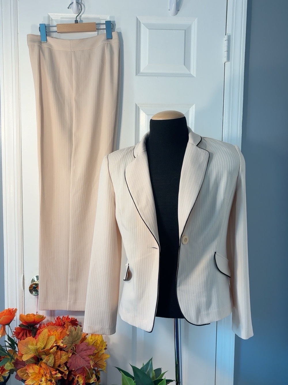 K.C. Spencer Women’s Petite 2-Piece Pantsuit Blazer & Pants Size 10P